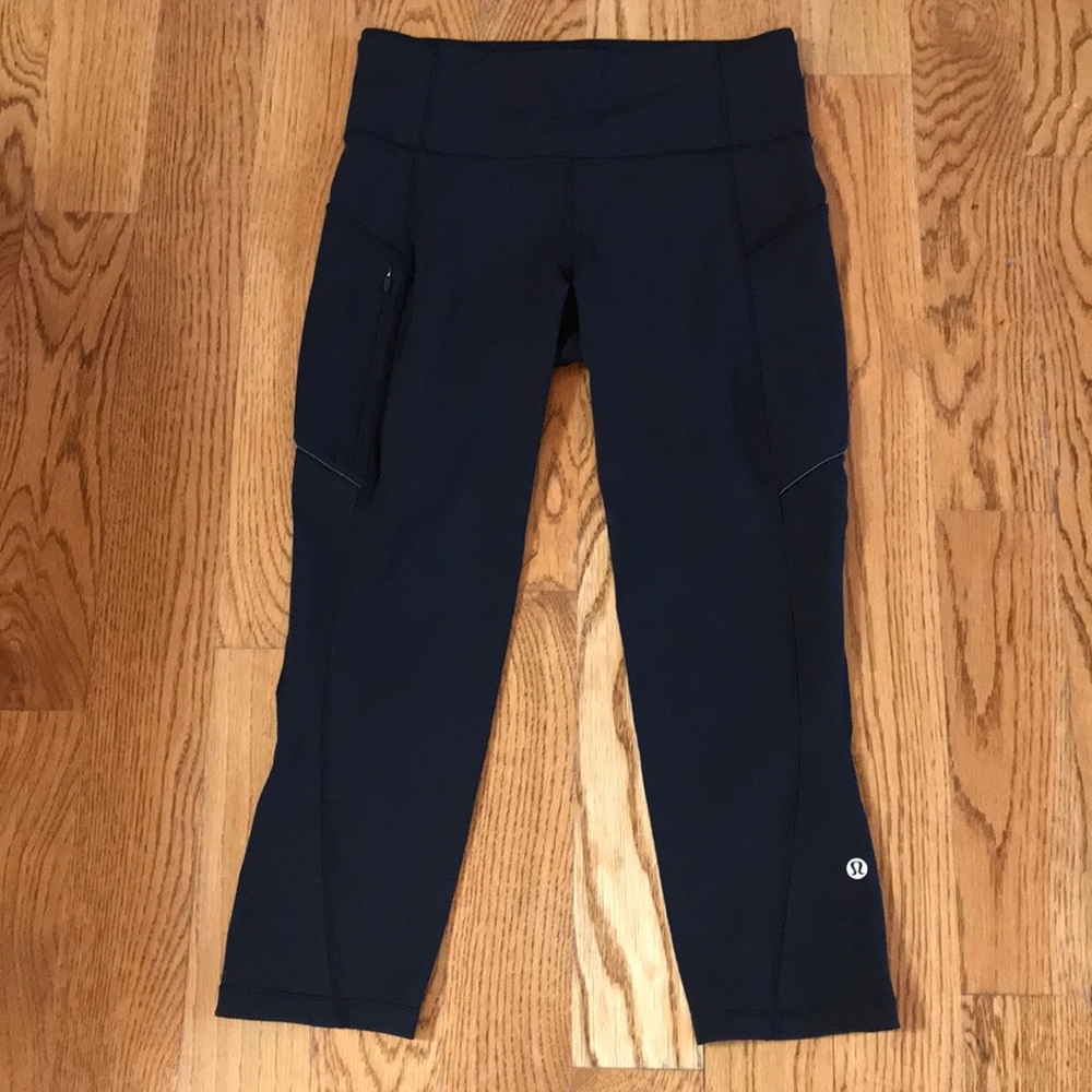 Black Lululemon Capri Leggings (NEW CONDITION)